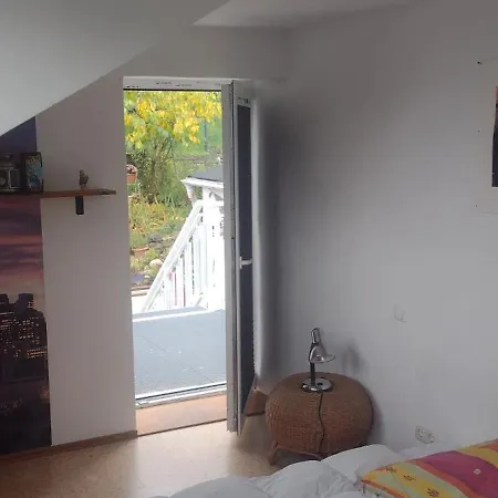 Nice + Sunny Room, Balkony, All Facilities... * Trewir