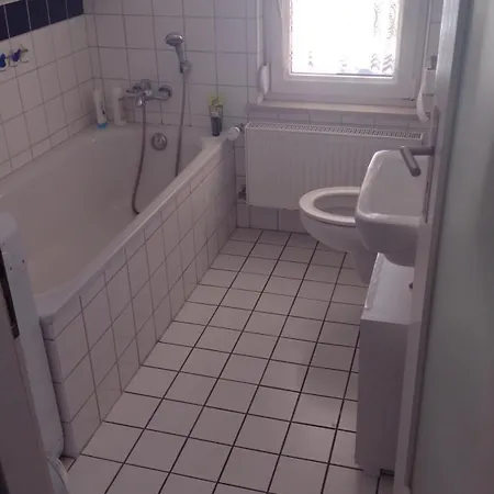 Homestay Nice + Sunny Room, Balkony, All Facilities... *
