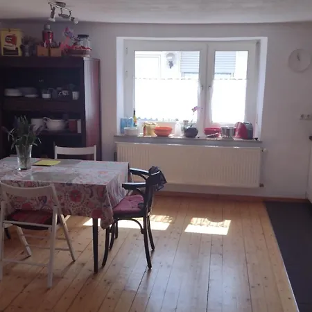 Nice + Sunny Room, Balkony, All Facilities... * Trewir