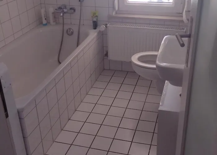 Homestay Nice + Sunny Room, Balkony, All Facilities... *